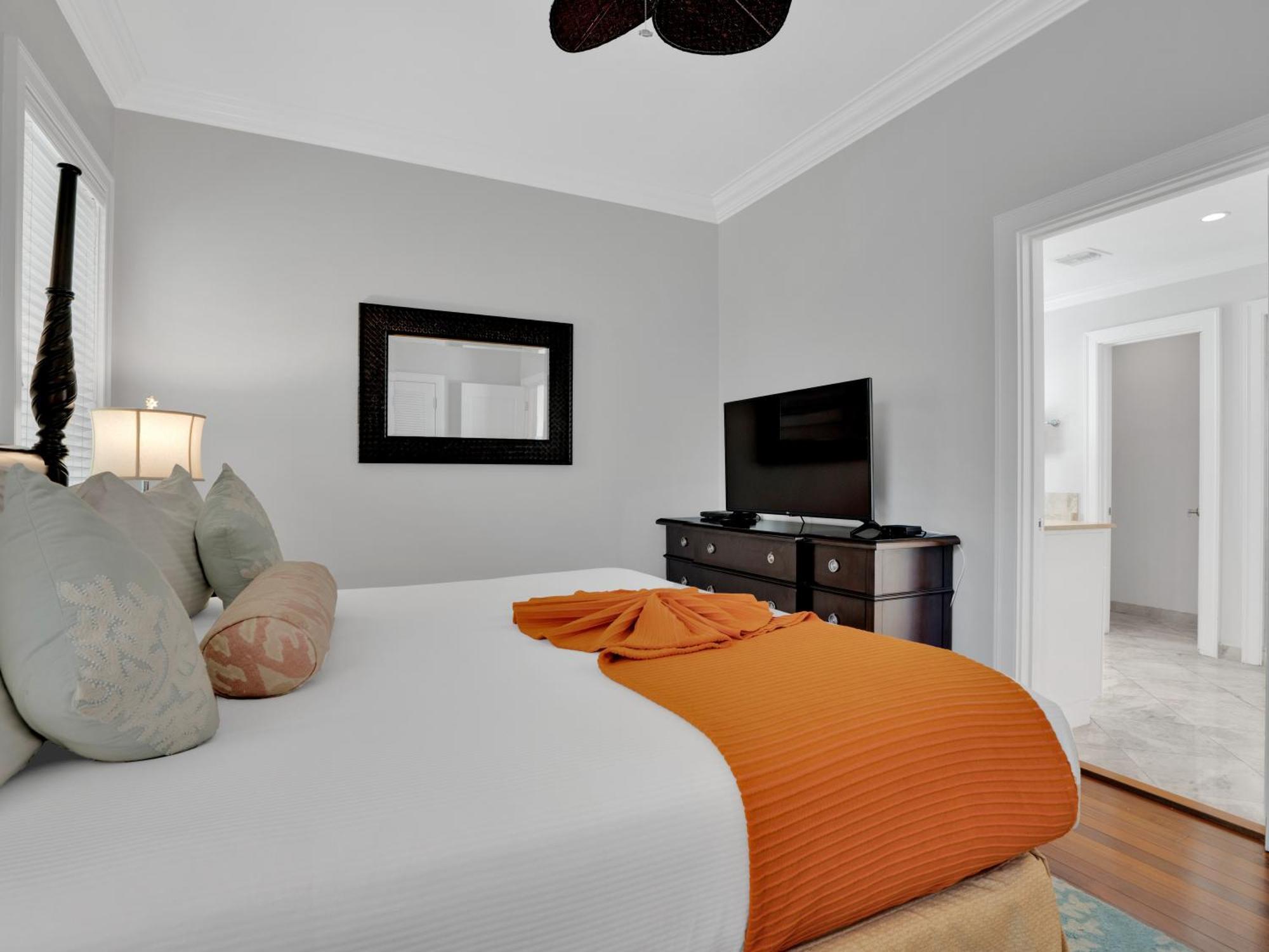 Valentines Resort & Marina Dunmore Town Экстерьер фото